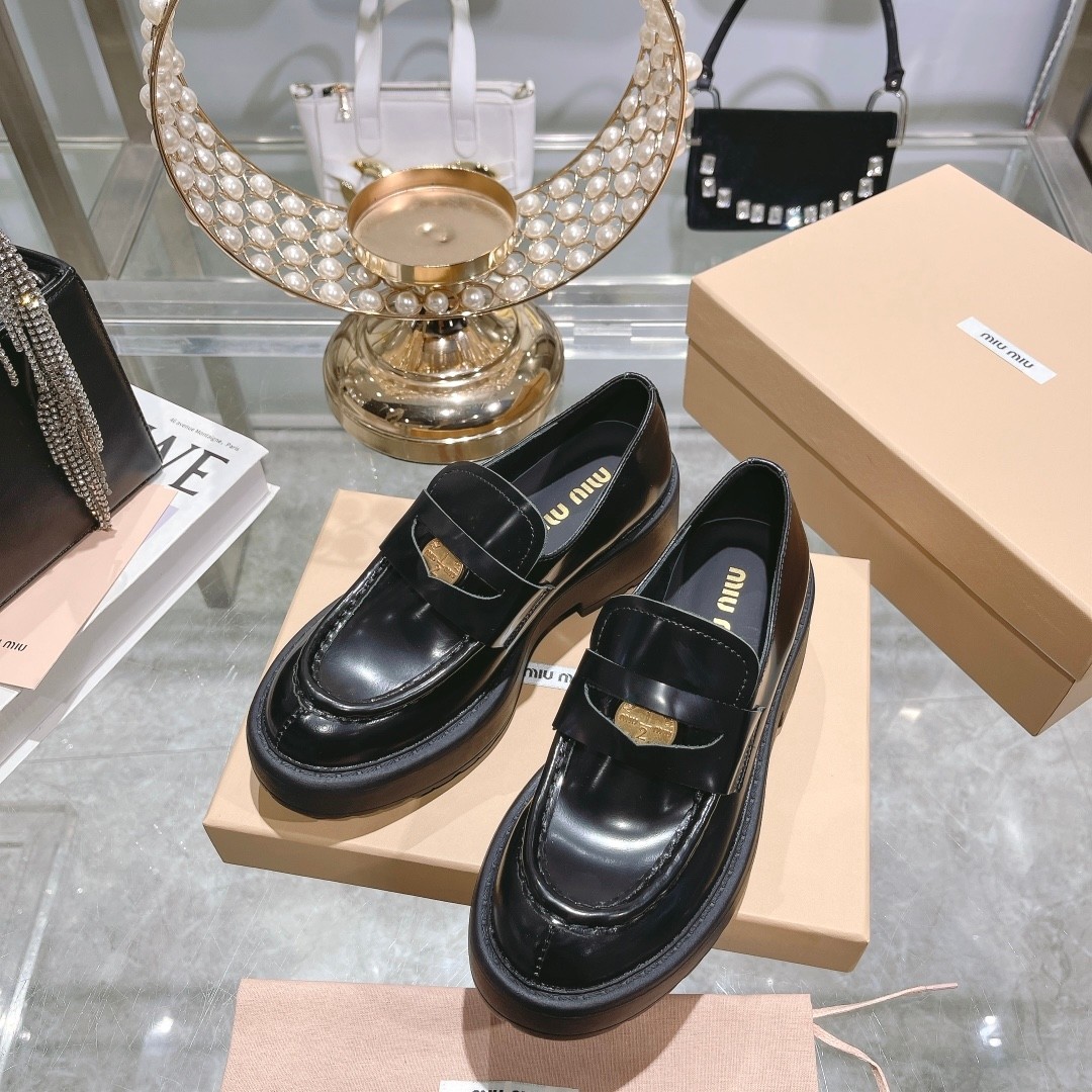 Women's high heels